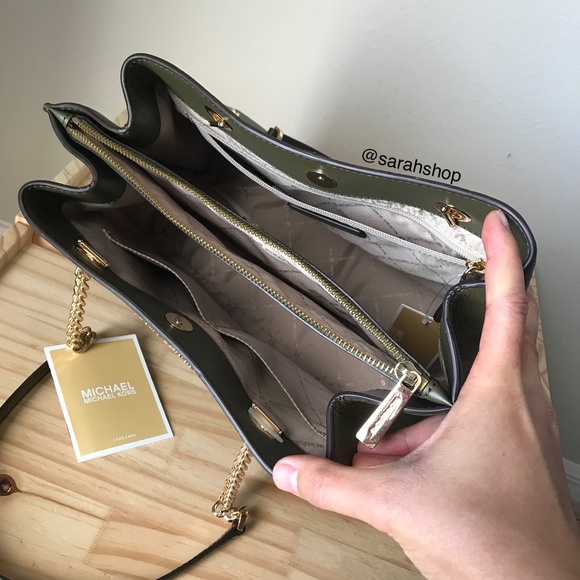 🌼Michael Kors Purse - Picture 9 of 11